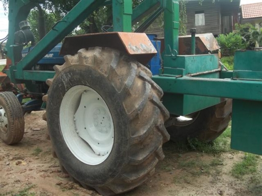 ขายรถคีบอ้อย6600คีบสามรถสภาพพร้อมใช้