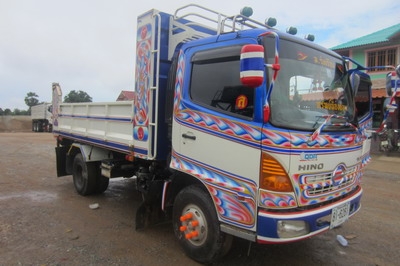 ขาย 6 ล้อ HINO สภาพสวย ขาย 6 ล้อ HINO สภาพสวย