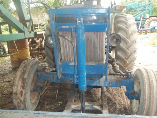 ขายรถไถฟอร์ด6600เสื้อเรียบแท้ๆพร้อมอุปกรณ์เล่มทะเบียน