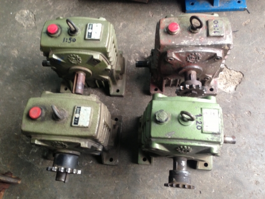 ขายหัวเกียร์ทดรอบ เบอร์ 100 มี 4 ตัว อัตราทด 1:20 / 1:50 / 1:60 ของ LM / Chenta สภาพสวบหมุนนิ่ม พร้อมใช้งาน ขายหัวเกียร์ทดรอบ เบอร์ 100 มี 4 ตัว อัตราทด 1:20 / 1:50 / 1:60 ของ LM / Chenta สภาพสวบหมุนนิ่ม พร้อมใช้งาน