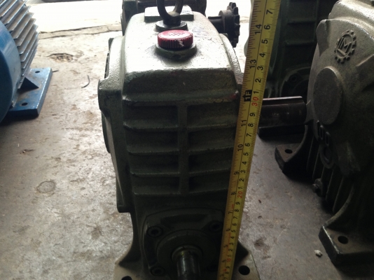 ขายหัวเกียร์ทดรอบ เบอร์ 100 มี 4 ตัว อัตราทด 1:20 / 1:50 / 1:60 ของ LM / Chenta สภาพสวบหมุนนิ่ม พร้อมใช้งาน ขายหัวเกียร์ทดรอบ เบอร์ 100 มี 4 ตัว อัตราทด 1:20 / 1:50 / 1:60 ของ LM / Chenta สภาพสวบหมุนนิ่ม พร้อมใช้งาน