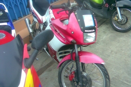 honda บีช ทะเบียนเต็มพร้อมโอนรถสภาพเดิมๆครับพร้อมใช้ครับทะเบียน + ชุดโอนครับราคานี้คุ้มครับ