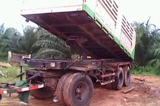 ขายหางพ่วง 3 เพลา ปี 52  สนใจติดต่อ 081 - 6079515