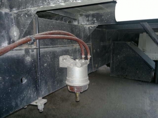 รถฮีโน่ 6 ล้อ ตู้แห้ง  175 แรงม้า ปี 52  สนใจติดต่อ 081 - 6079515