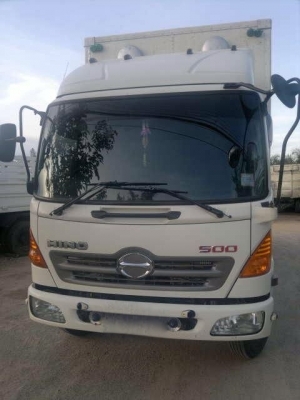 รถฮีโน่ 6 ล้อ ตู้แห้ง  175 แรงม้า ปี 52  สนใจติดต่อ 081 - 6079515