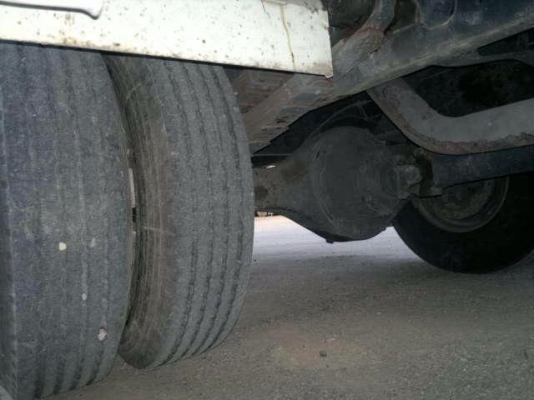 รถฮีโน่ 6 ล้อ ตู้แห้ง  175 แรงม้า ปี 52  สนใจติดต่อ 081 - 6079515