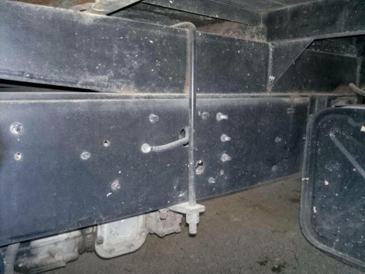 รถฮีโน่ 6 ล้อ ตู้แห้ง  175 แรงม้า ปี 52  สนใจติดต่อ 081 - 6079515