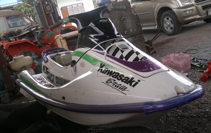 ขายkawasaki super sport xi750proเครื่องproสีเขียวแท้ตัวสลักใหญ่ไม่เคยยกซ่อม กล่องไฟdc-dc.cdi 80แรงม้า(เรือยืนpro75)รุ่นฉลองแชมป์ลายธงปี97เดิมๆเบาะขาดเอาไปเย็บอยู่