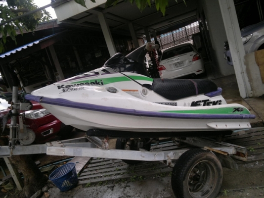 ขายkawasaki super sport xi750proเครื่องproสีเขียวแท้ตัวสลักใหญ่ไม่เคยยกซ่อม กล่องไฟdc-dc.cdi 80แรงม้า(เรือยืนpro75)รุ่นฉลองแชมป์ลายธงปี97เดิมๆเบาะขาดเอาไปเย็บอยู่