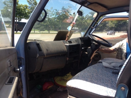 รถอิซูซุ 6 ล้อดั้ม NKR 110 แรงม้า สนใจติดต่อ 081 - 6079515 รถอิซูซุ 6 ล้อดั้ม NKR 110 แรงม้า สนใจติดต่อ 081 - 6079515