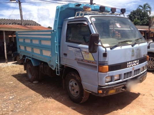 รถอิซูซุ 6 ล้อดั้ม NKR 110 แรงม้า สนใจติดต่อ 081 - 6079515 รถอิซูซุ 6 ล้อดั้ม NKR 110 แรงม้า สนใจติดต่อ 081 - 6079515