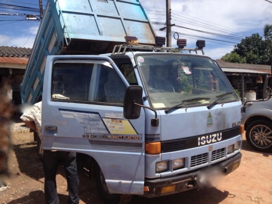 รถอิซูซุ 6 ล้อดั้ม NKR 110 แรงม้า สนใจติดต่อ 081 - 6079515 รถอิซูซุ 6 ล้อดั้ม NKR 110 แรงม้า สนใจติดต่อ 081 - 6079515