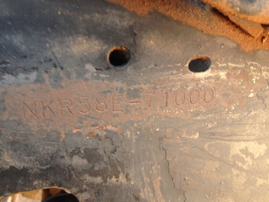 รถอิซูซุ 6 ล้อดั้ม NKR 110 แรงม้า สนใจติดต่อ 081 - 6079515 รถอิซูซุ 6 ล้อดั้ม NKR 110 แรงม้า สนใจติดต่อ 081 - 6079515