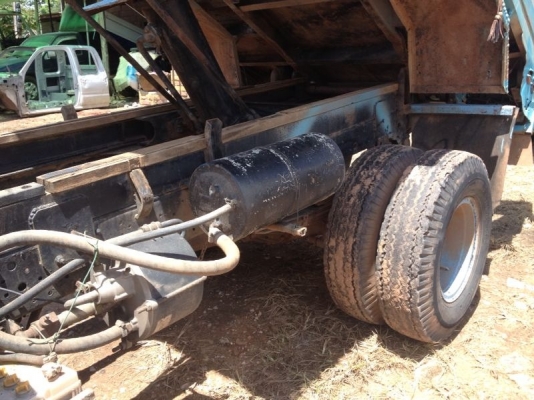 รถอิซูซุ 6 ล้อดั้ม NKR 110 แรงม้า สนใจติดต่อ 081 - 6079515 รถอิซูซุ 6 ล้อดั้ม NKR 110 แรงม้า สนใจติดต่อ 081 - 6079515