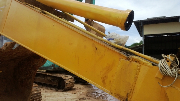 ขาย... SK200-3 กระบอกอาร์มเสีย มีเล่มทะเบียน...