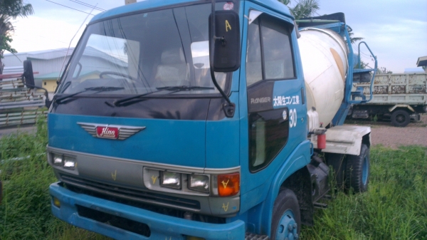 รถโม่ปูนนอก ฮีโน่ ซุปเปอร์เสี่ย 195แรง เบรคจิฟฟี่ งามๆ