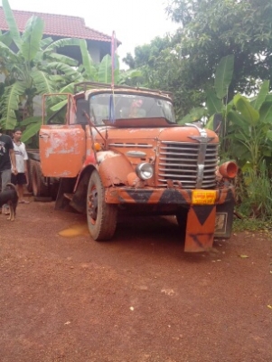 Hinoโบราณ ใครชอบอนุลักษณ์เชิญทางนี้ครับ รถฮ้างแท้ เครื่อง 190 แรง เพลาเดียว หางปลาขับได้ โนบุคนะครับพี่น้อง