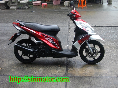 ขาย Skydrive 125cc.หัวฉีด ตัวท๊อป ล้อแม็ก สีแดง-ขาว สวยเด่น เครื่องเลิศ ราคา 23500 บาท