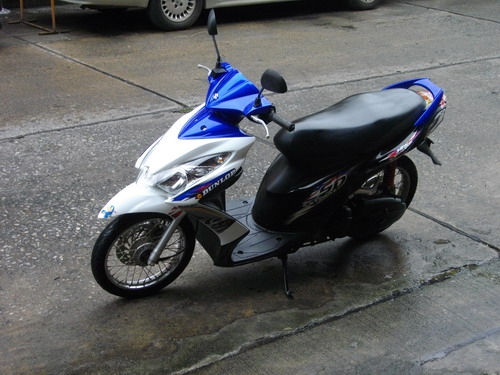 ขาย Skydrive 125cc.หัวฉีด สีน้ำเงิน-ขาว รถ11เดือน สวยเด่น เครื่องเยี่ยม ประกันศูนย์5ปี 20500 บาท