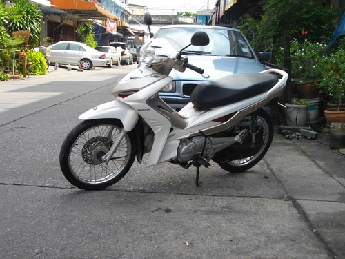 ขาย WAVE 110i AT หัวฉีด สีขาว-น้ำตาล สวยเฉี่ยว เครื่องสดมาก รับประกันศูนย์5ปี ราคา 22000 บาท