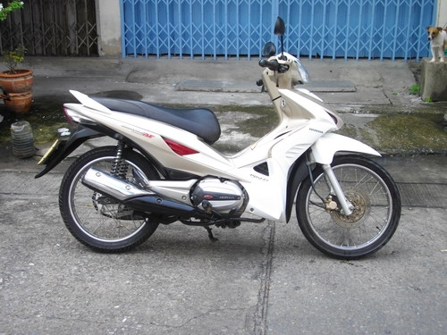 ขาย WAVE 110i AT หัวฉีด สีขาว-น้ำตาล สวยเฉี่ยว เครื่องสดมาก รับประกันศูนย์5ปี ราคา 22000 บาท