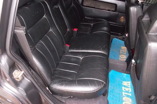 VOLVO 940 ESTATE VAN 1993 เครื่อง 1J BOคู่ รถครอบครัว พร้อมใช้ เครื่องดี เกียร์ออโต้ดี ก.ไฟฟ้า ซ.ล็อก กระจกมองข้างปรับไฟฟ้า ช่วงล่างพร้อมใช้ สีดำพอได้ ไม่ผุ ไม่จมน้ำ ภายในสวยเดิมๆเบาะหนัง แม็ก17 ยางดี เครื่อง+แก็สหัวฉีด ลงเล่มแล้ว ภาษีขาด 28มค56 วิทยุ+แอร