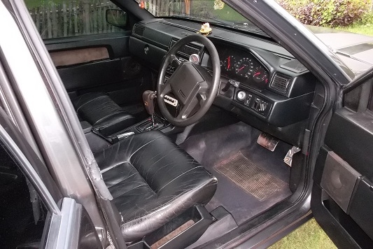 VOLVO 940 ESTATE VAN 1993 เครื่อง 1J BOคู่ รถครอบครัว พร้อมใช้ เครื่องดี เกียร์ออโต้ดี ก.ไฟฟ้า ซ.ล็อก กระจกมองข้างปรับไฟฟ้า ช่วงล่างพร้อมใช้ สีดำพอได้ ไม่ผุ ไม่จมน้ำ ภายในสวยเดิมๆเบาะหนัง แม็ก17 ยางดี เครื่อง+แก็สหัวฉีด ลงเล่มแล้ว ภาษีขาด 28มค56 วิทยุ+แอร