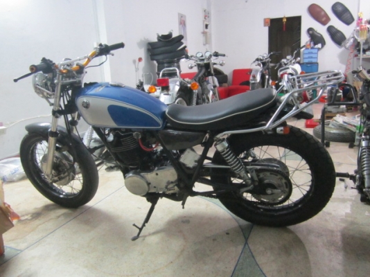 ขาย SR400 ปี 95 เครื่องดีครับ สภาพตามรูป อินวอยครับ 58.000ต่อรองใด้ครับ