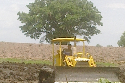 ขายรถแทรกเตอร์ D4D ฝาบาง สภาพดีเจ้าของขายเอง ขายรถแทรกเตอร์ D4D ฝาบาง สภาพดีเจ้าของขายเอง