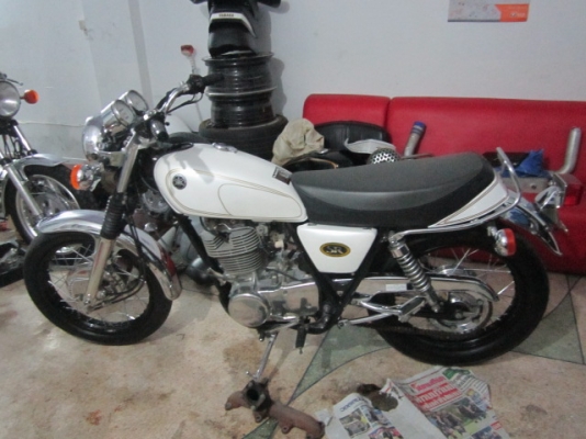 ขาย SR400 ปี99 เลขเต็ม สภาพตามรูป รถวิ่งดีไม่มีปัญหา(รับแลกเทริน์)รายละเอียดด้านใน