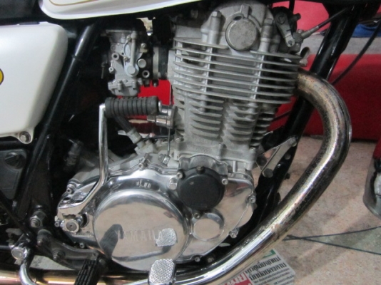 ขาย SR400 ปี99 เลขเต็ม สภาพตามรูป รถวิ่งดีไม่มีปัญหา(รับแลกเทริน์)รายละเอียดด้านใน