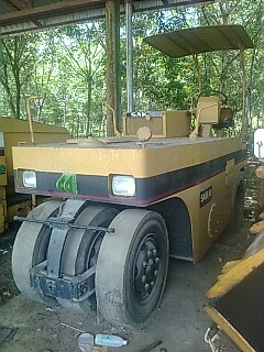 ขายรถบดล้อยาง 7 ล้อ SAKAI RT-087 ซีเรียล 30074 เอกสารเล่มทะเบียน ราคา 120000