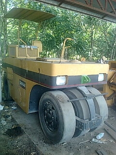 ขายรถบดล้อยาง 7 ล้อ SAKAI RT-087 ซีเรียล 30074 เอกสารเล่มทะเบียน ราคา 120000