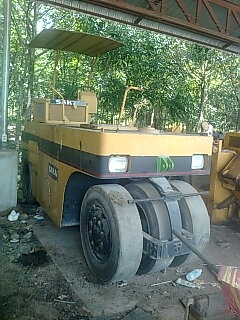 ขายรถบดล้อยาง 7 ล้อ SAKAI RT-087 ซีเรียล 30074 เอกสารเล่มทะเบียน ราคา 120000