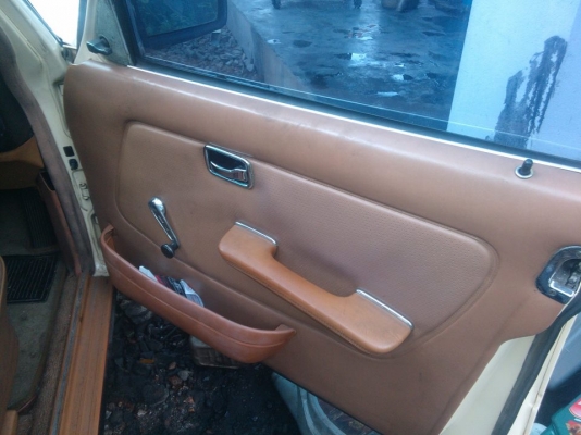 รถ benz 230e น่าจะปี86 ขายทั้งคันเลย รถ benz 230e น่าจะปี86 ขายทั้งคันเลย