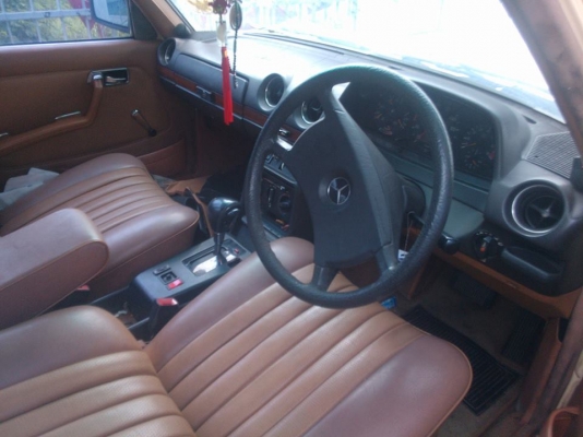 รถ benz 230e น่าจะปี86 ขายทั้งคันเลย รถ benz 230e น่าจะปี86 ขายทั้งคันเลย