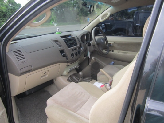 ขาย ฟอจูนเนอร์ 3.0 ตัวG รถมือเดียว ออกป้ายแดง วิ่งน้อยมาก ปี2005 ปลายปี รายละเอียดโทรเลย รถครูครับ (รถพ่อผมเอง)