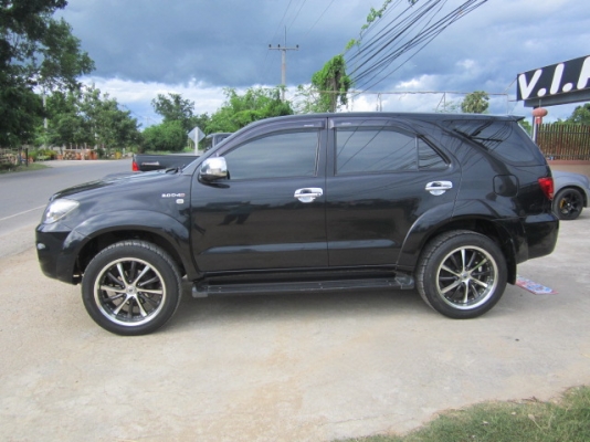 ขาย ฟอจูนเนอร์ 3.0 ตัวG รถมือเดียว ออกป้ายแดง วิ่งน้อยมาก ปี2005 ปลายปี รายละเอียดโทรเลย รถครูครับ (รถพ่อผมเอง)