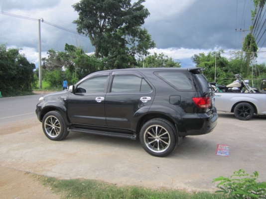 ขาย ฟอจูนเนอร์ 3.0 ตัวG รถมือเดียว ออกป้ายแดง วิ่งน้อยมาก ปี2005 ปลายปี รายละเอียดโทรเลย รถครูครับ (รถพ่อผมเอง)