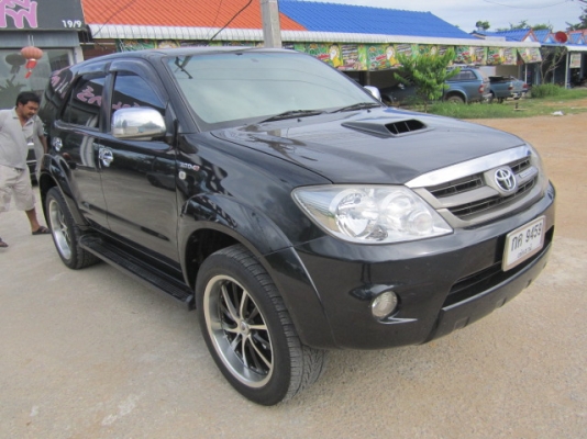 ขาย ฟอจูนเนอร์ 3.0 ตัวG รถมือเดียว ออกป้ายแดง วิ่งน้อยมาก ปี2005 ปลายปี รายละเอียดโทรเลย รถครูครับ (รถพ่อผมเอง)