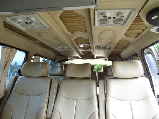 รถตู้  Toyota  hiace ปี 2000   ประหยัด เอกสารพร้อมโอน สภาพดี พร้อมใช้