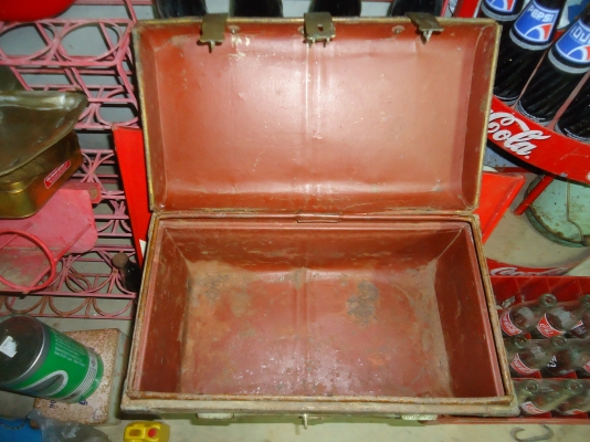 ขายหีบเหล็ก....