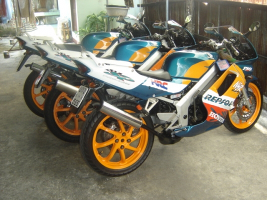 NSR PROARM 150SP ทำสีใหม่ทั้งคัน สวยมาก สี เขียวส้ม ราคา  35000 บาท รถ อยู่ ที่ สีลม ซอย 10 บางรัก กทม ติดต่อ คุณ เจ  โทร 0808051985  ราคา ต่อรองราคาได้ ครับ