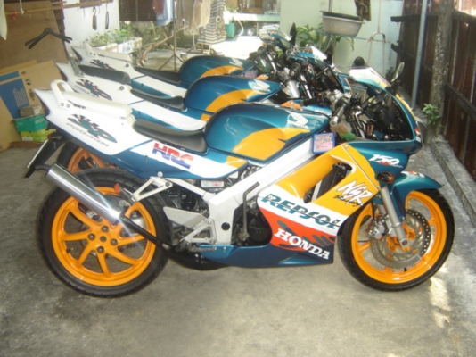 NSR PROARM 150SP ทำสีใหม่ทั้งคัน สวยมาก สี เขียวส้ม ราคา  35000 บาท รถ อยู่ ที่ สีลม ซอย 10 บางรัก กทม ติดต่อ คุณ เจ  โทร 0808051985  ราคา ต่อรองราคาได้ ครับ