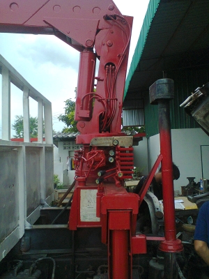 ขายเครนสี่ตันครึ่ง สี่ปรอก ปั้มไฮดรอลิคใหม่