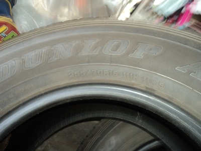 (ขายยางรถผมเอง2เส้นพร้อมล้ออะไล)ผมถอดออกจากรถนาวาร่าผมขายรถไปแล้วยางใหม่ๆได้ไม่ถึง2000โล