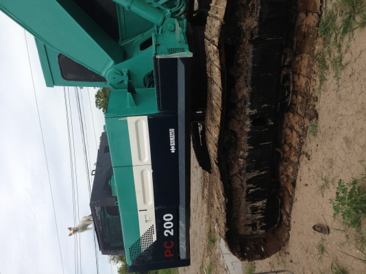 ขายKOMATSU PC200-2 สภาพดีพร้อมใช้งาน เดิมๆทั้งหมด ราคาต่อรองได้