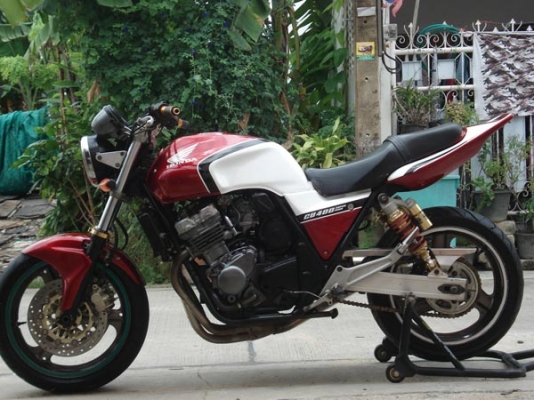 ขาย CB400sf ท้ายเทค3สวยกริ๊บเก็บงานมาแล้วเครื่องสดๆท่อสูตรทั้งเส้น