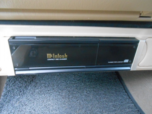 เครื่องเล่น cd mcintoch + กล่อง cd 6แผ่น เครื่องเล่น cd mcintoch + กล่อง cd 6แผ่น