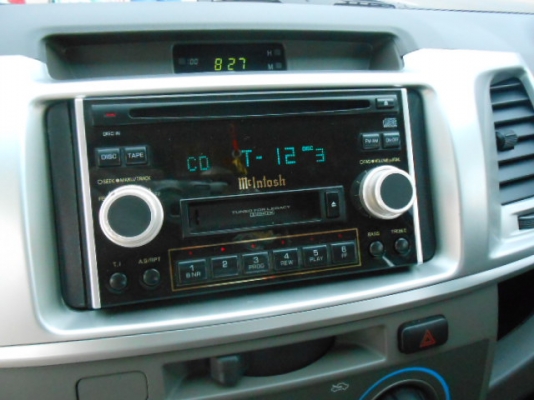 เครื่องเล่น cd mcintoch + กล่อง cd 6แผ่น